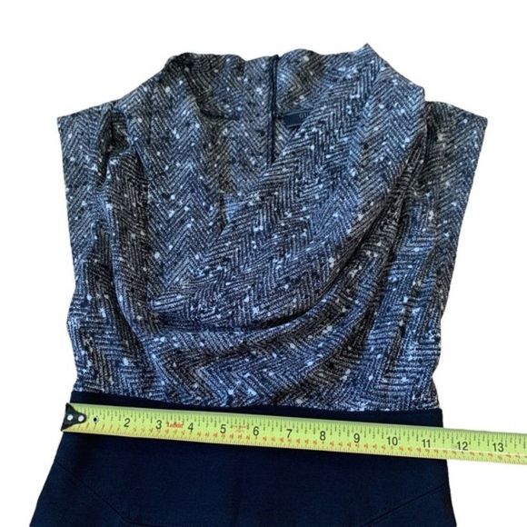 New Sleeveless Guess Dress - Picture 6 of 7